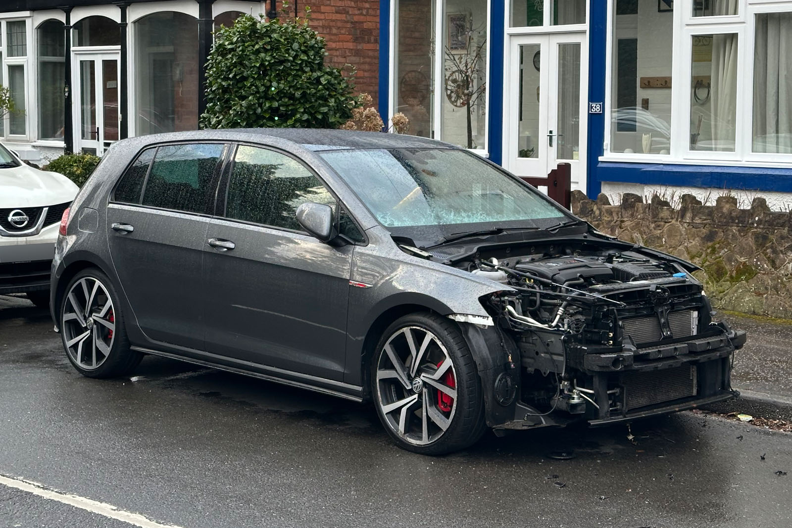Car 39 cannibalism 39 surges as parts - Vw Golf Gti Stripped Of Front End Parts