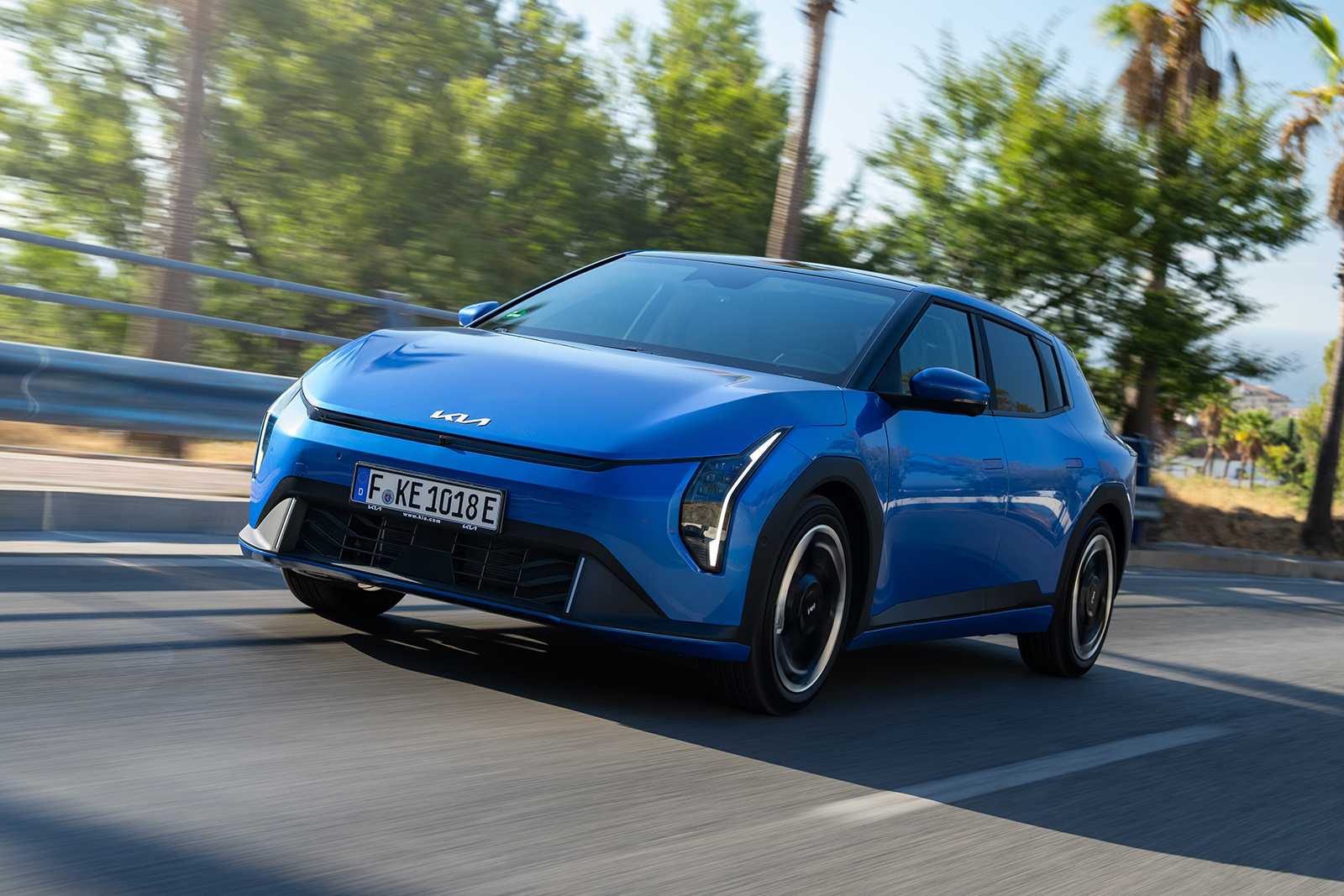 kia ev4 base line blue flame dynamic hires 003