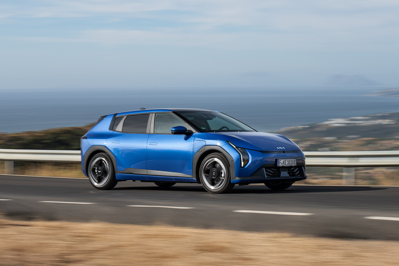 kia ev4 base line blue flame dynamic hires 006