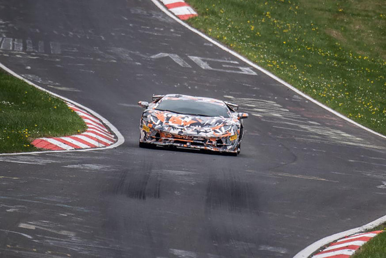 https://images.cdn.autocar.co.uk/nurburgring lap record Lamborghini Aventador