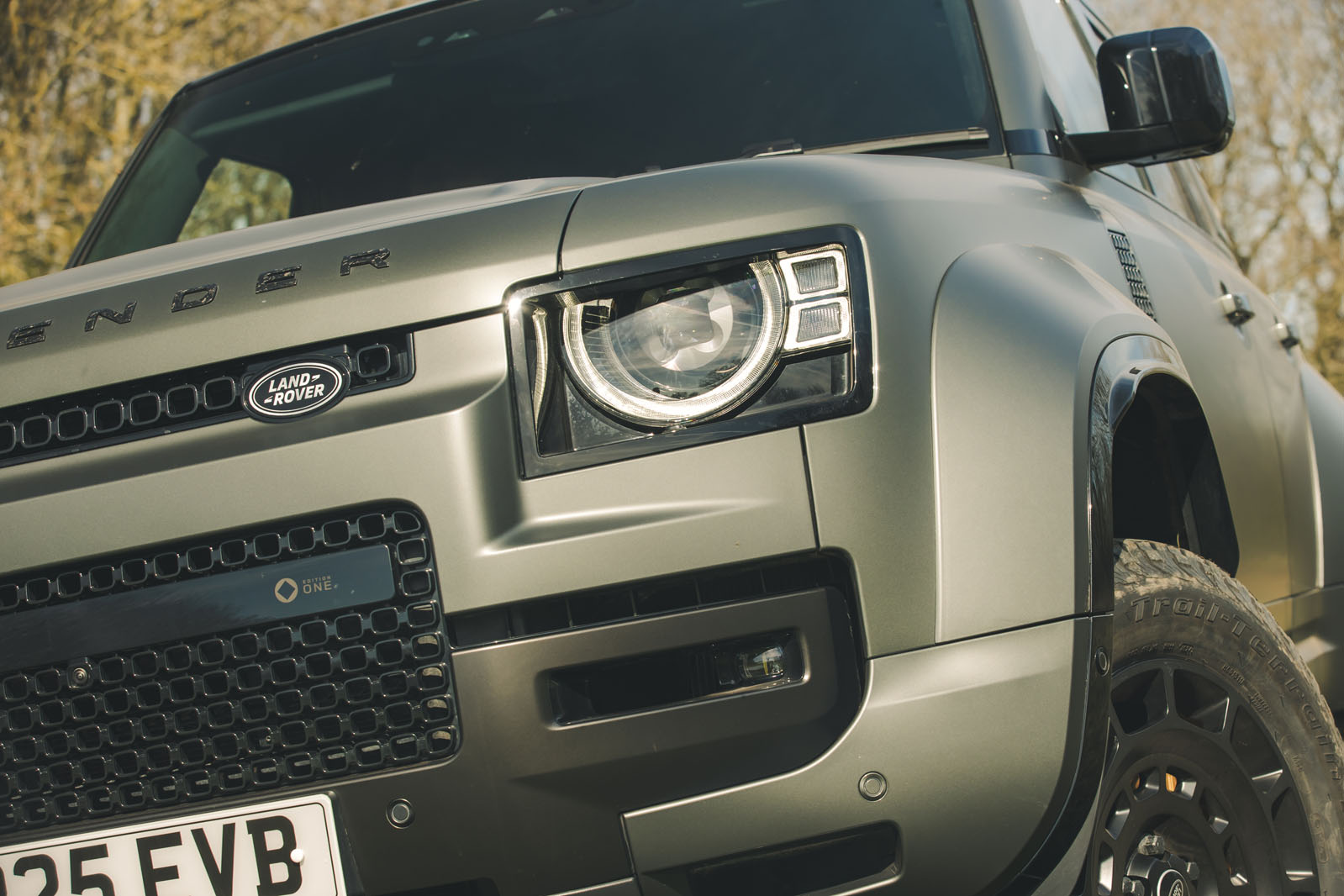 land rover defender octa rt 2025 headlight 5