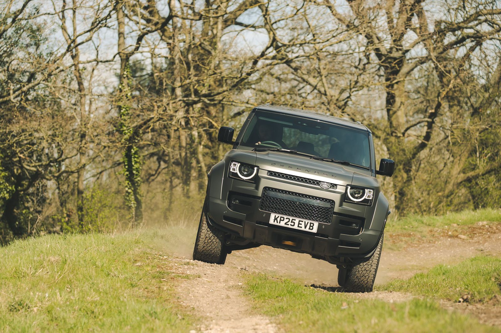 land rover defender octa rt 2025 off road 1