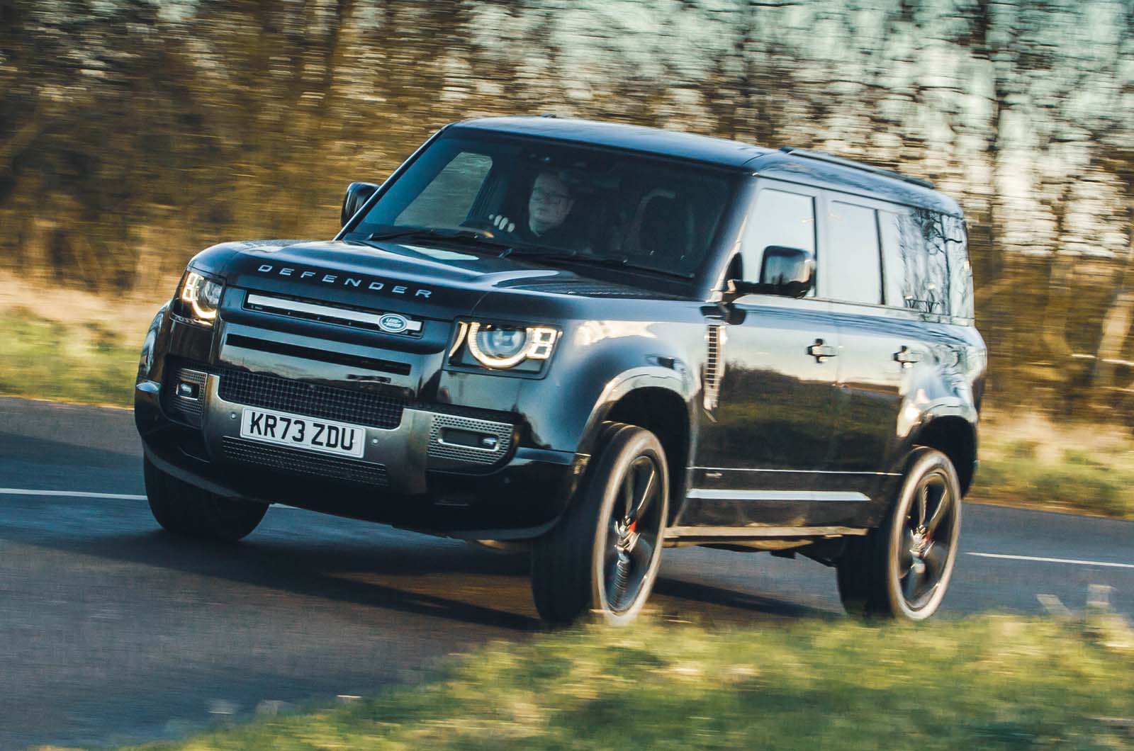 https://images.cdn.autocar.co.uk/land_rover_defender_dynamic_best_large_suvs