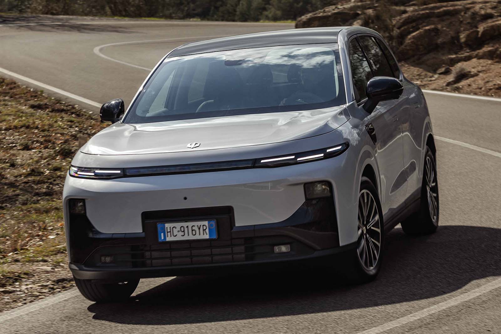 Leapmotor B10 Hybrid EV cornering