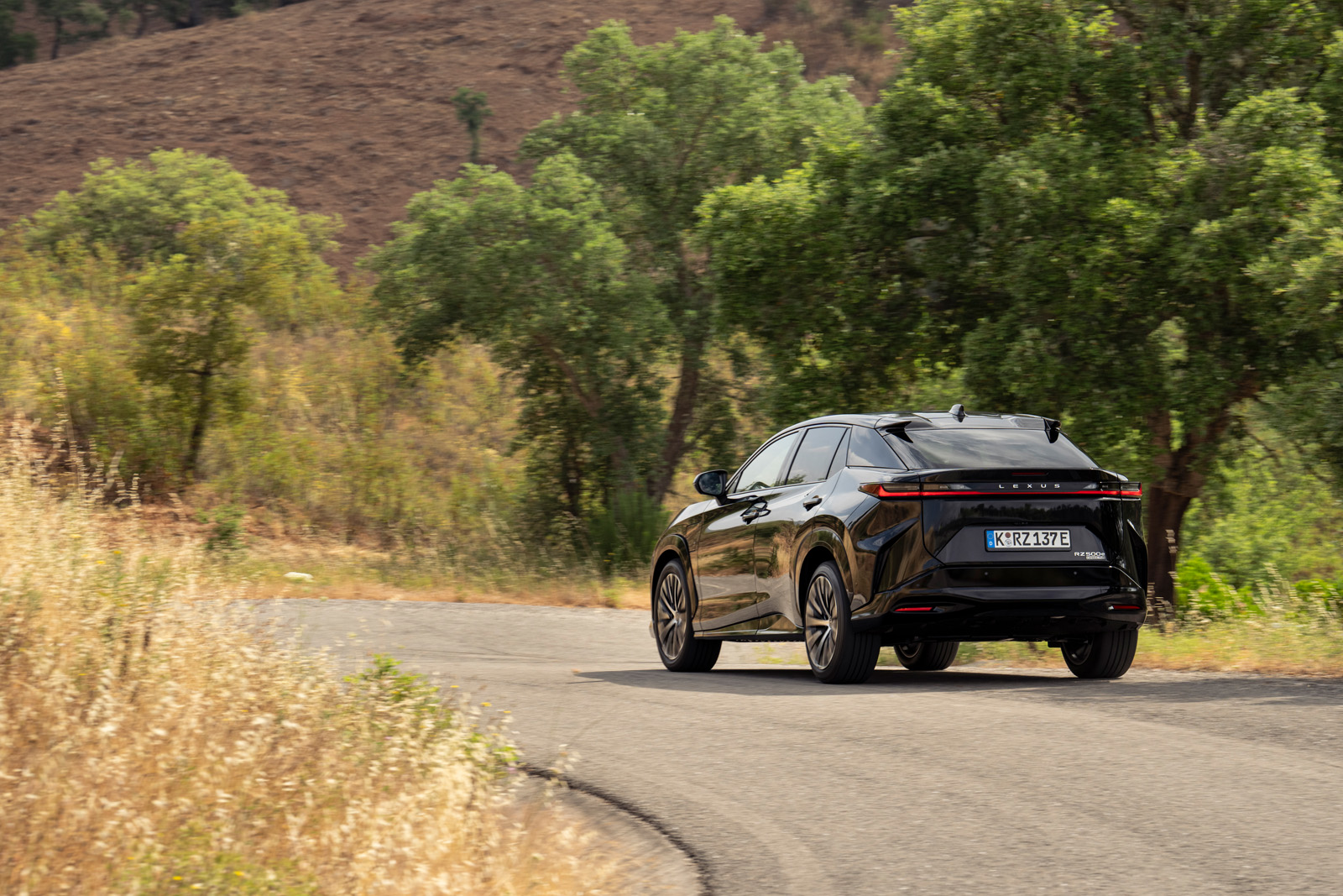 Lexue RZ rear in mountains
