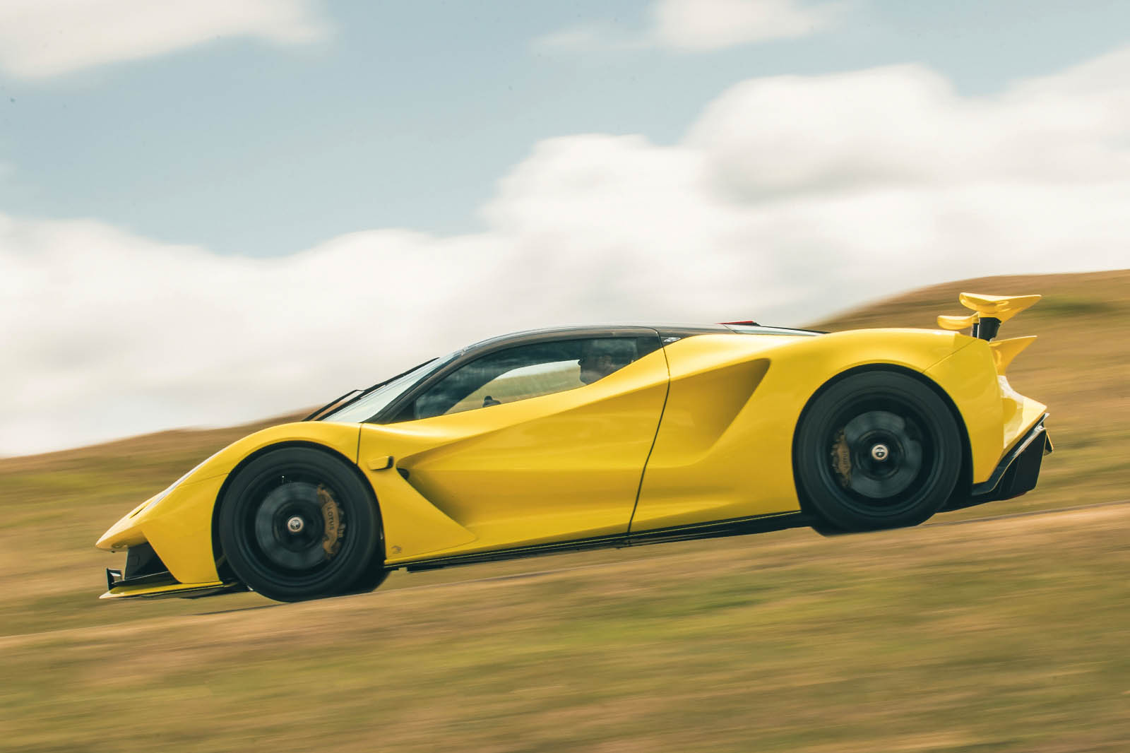 Lotus Evija review 2025 002