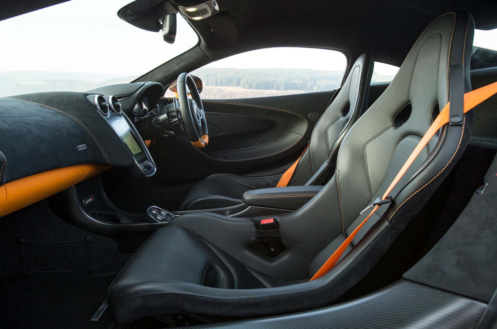McLaren 570s interior wide]