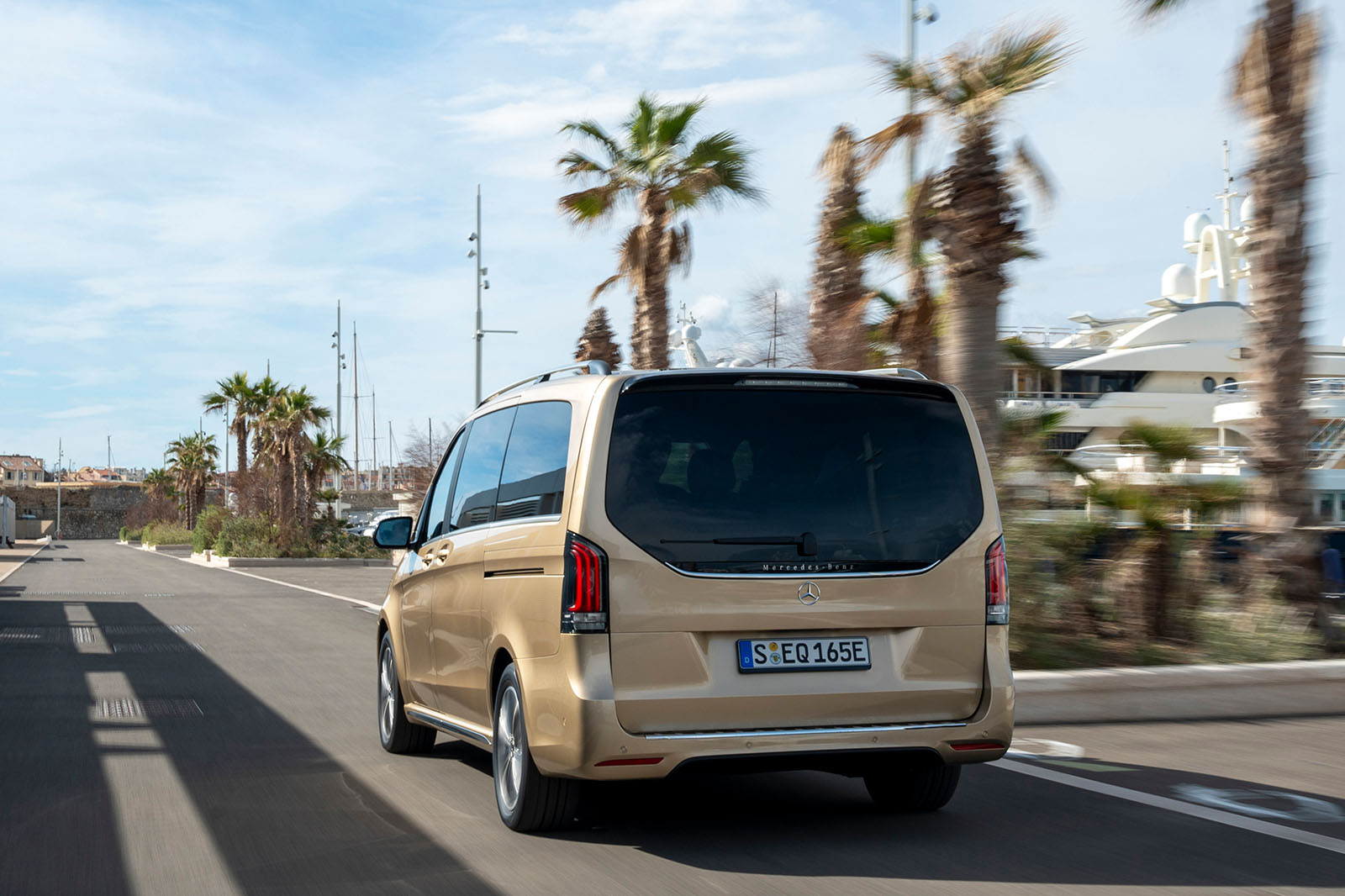 mercedes benz eqv review 2024 02 tracking rear