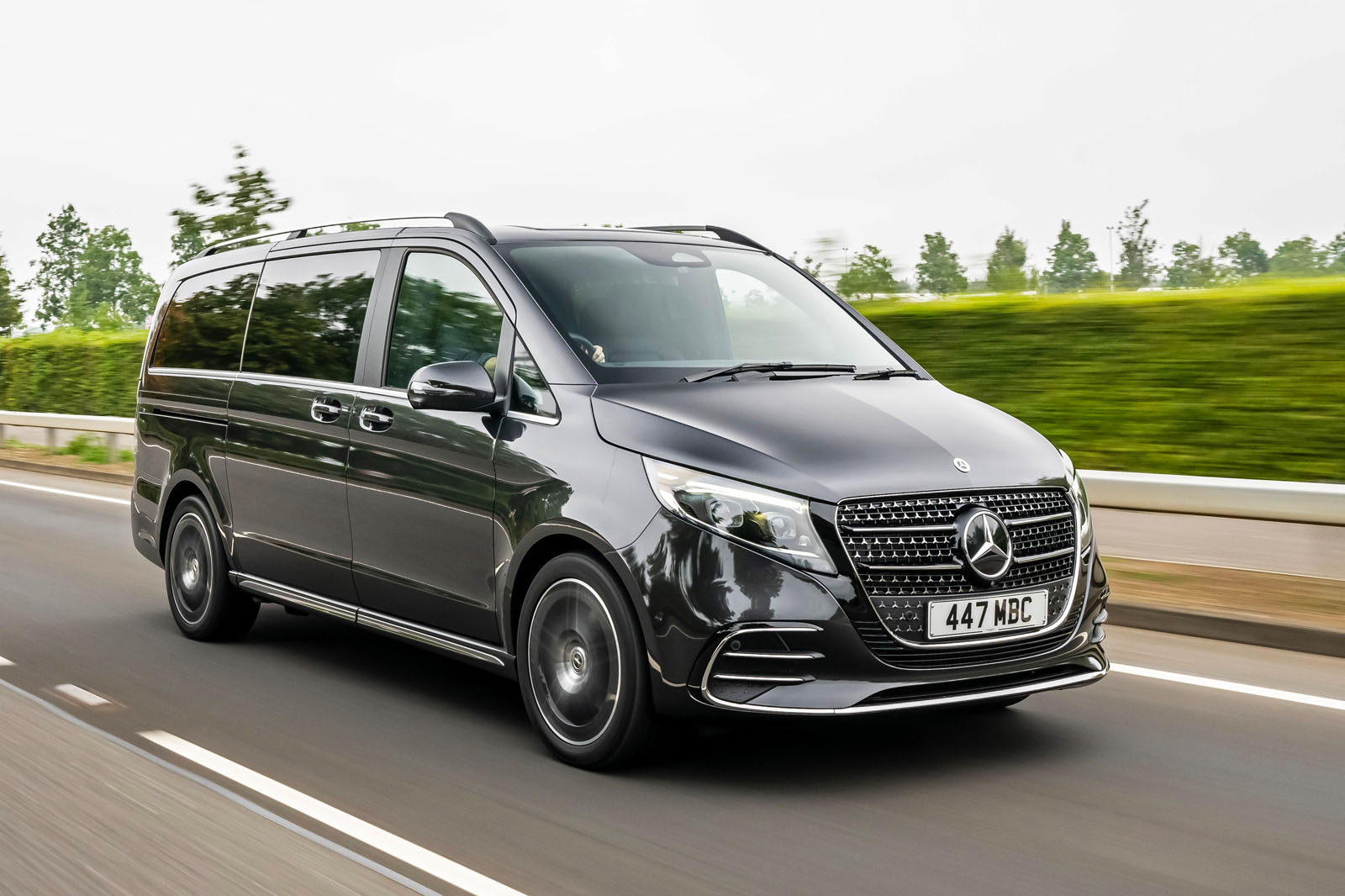 Mercedes Benz V Class 2025 Review front tracking 0005