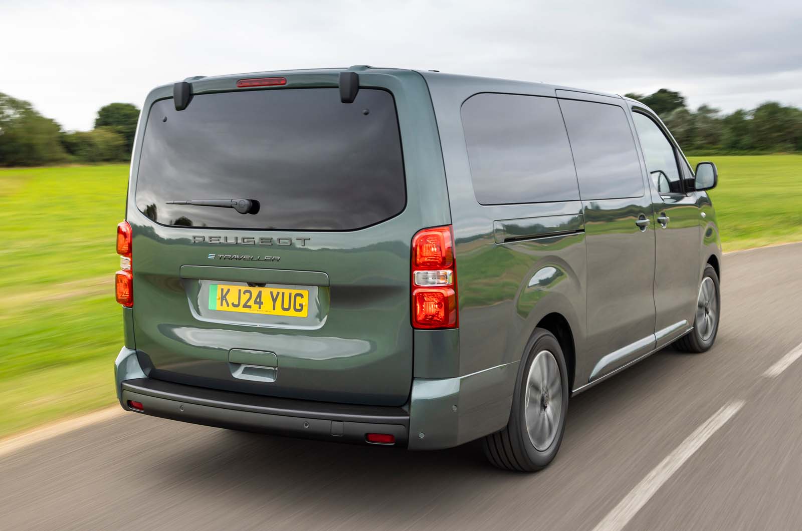 PEUGEOT ETRAVELLER 2024 UK EXT5