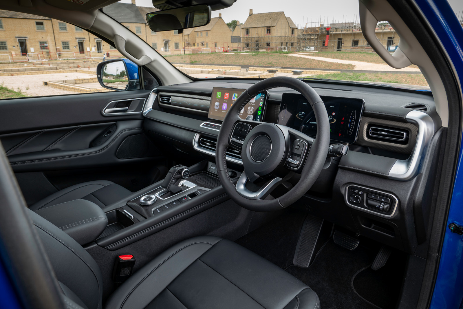 Poer 300 interior front