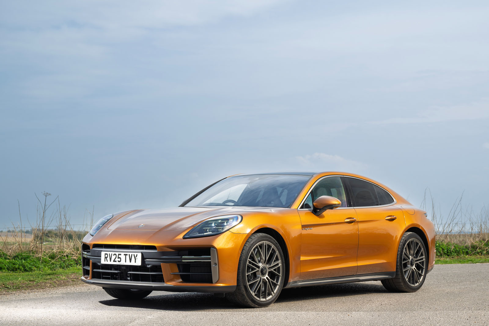 Porsche Panamera Turbo S E Hybrid avant statique 0619 Porsche Panamera Turbo S E Hybrid avant statique 0619