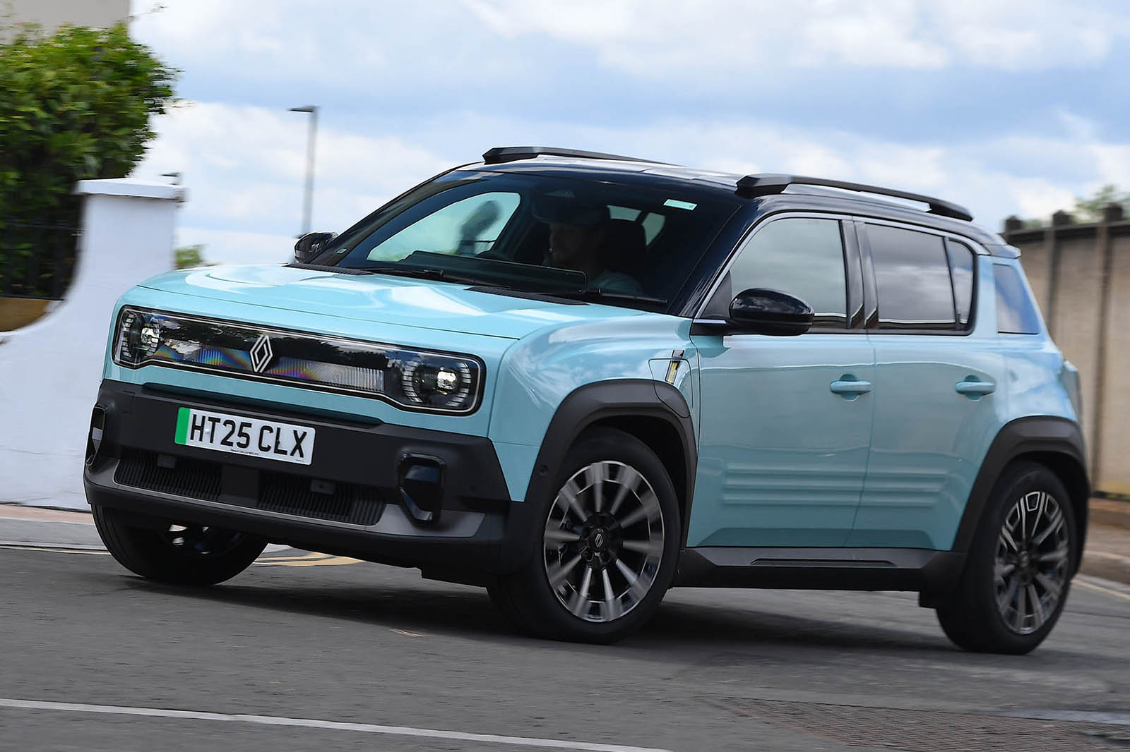 Renaultt 4 review 2025 001