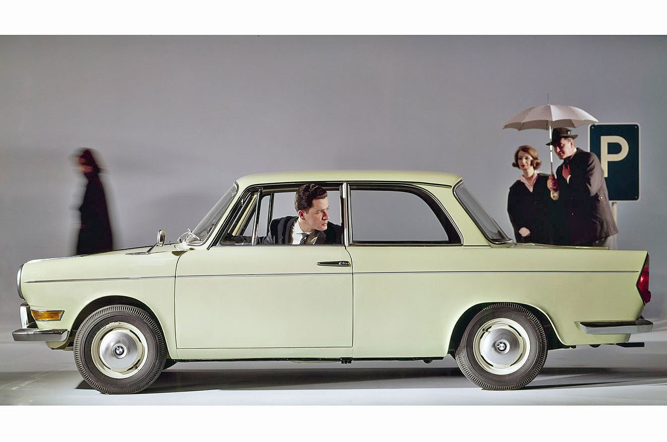 BMW 700