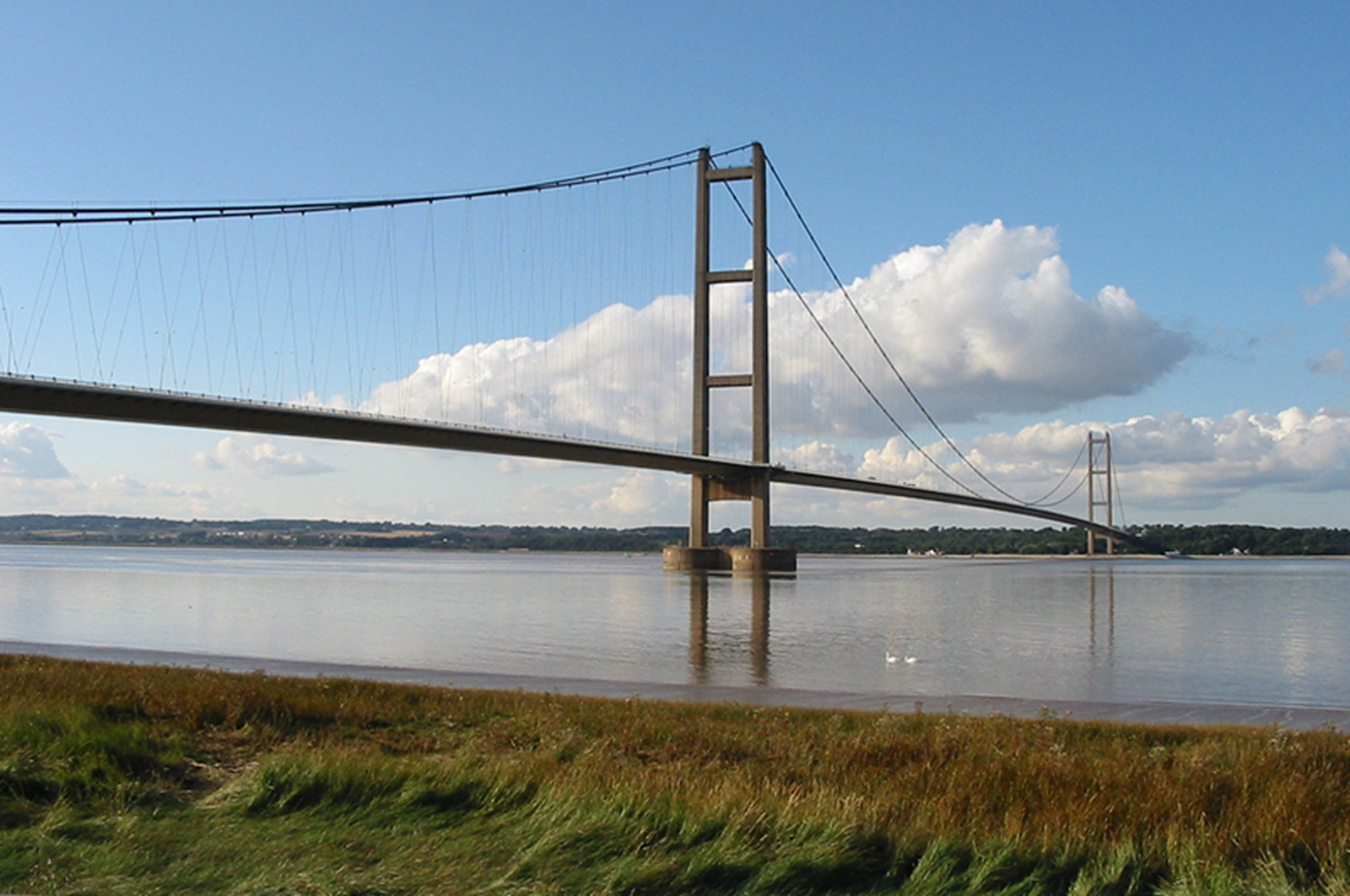  Ponte Humber, Reino Unido - 1410 metros