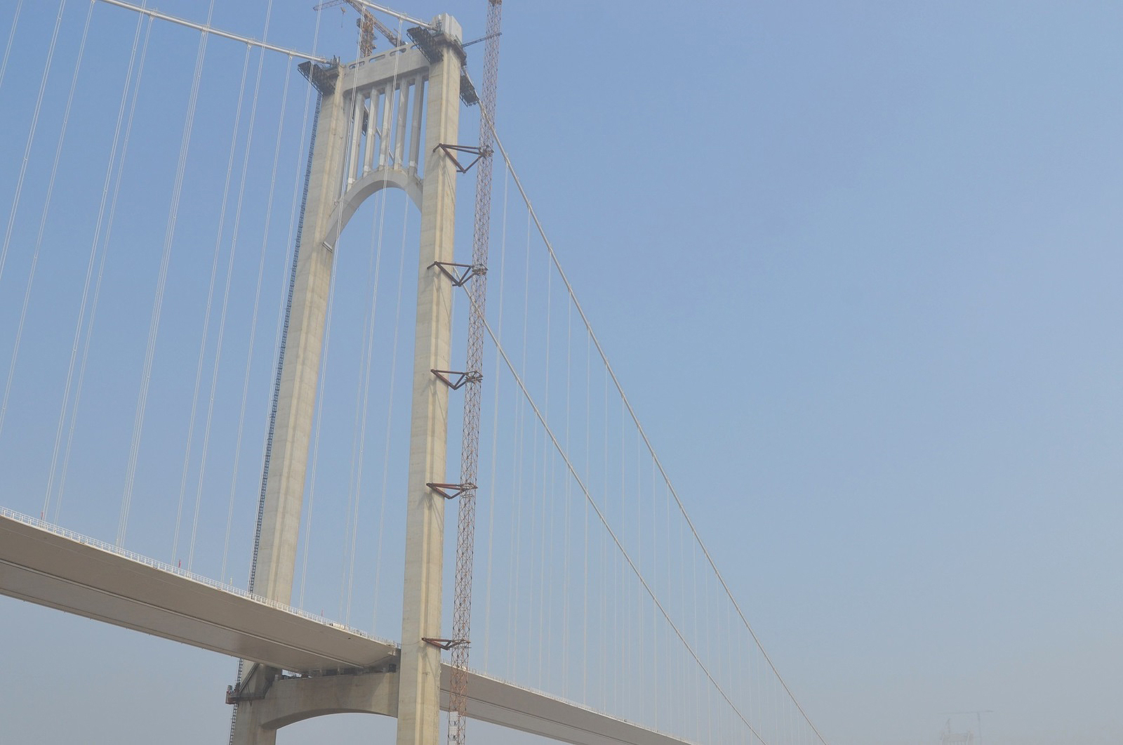  Nanjing Qixiashan Yangtze River Bridge, China &ndash; 1418 metres (4652ft, 0.88 miles)