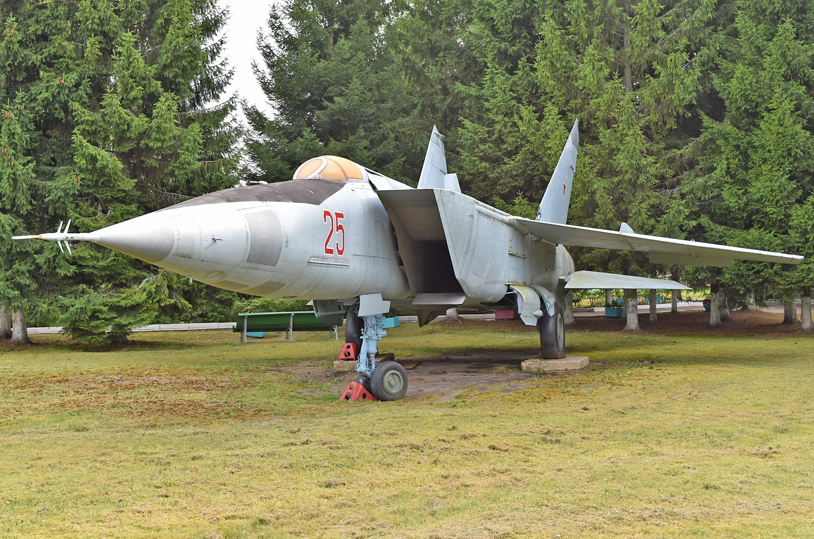  Mikoyan-Gurevich MiG-25R &lsquo;Foxbat&rsquo;