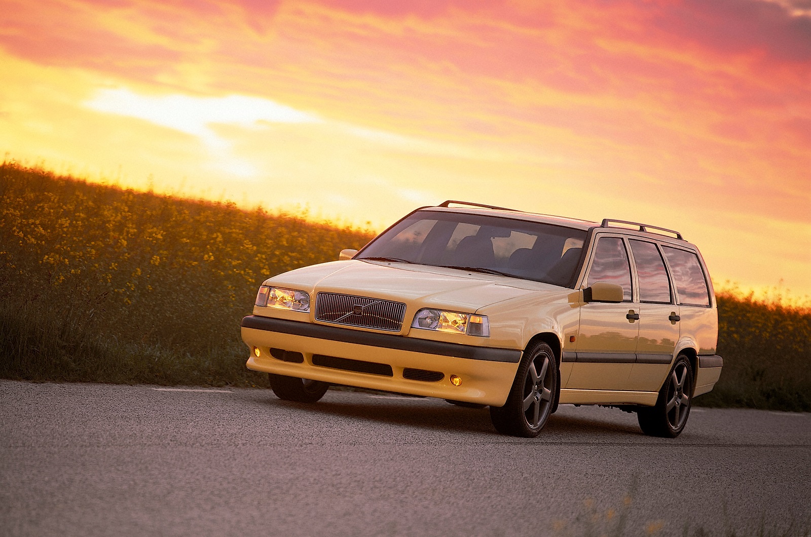 Volvo 850 T5-R (1994) - &pound;10,000