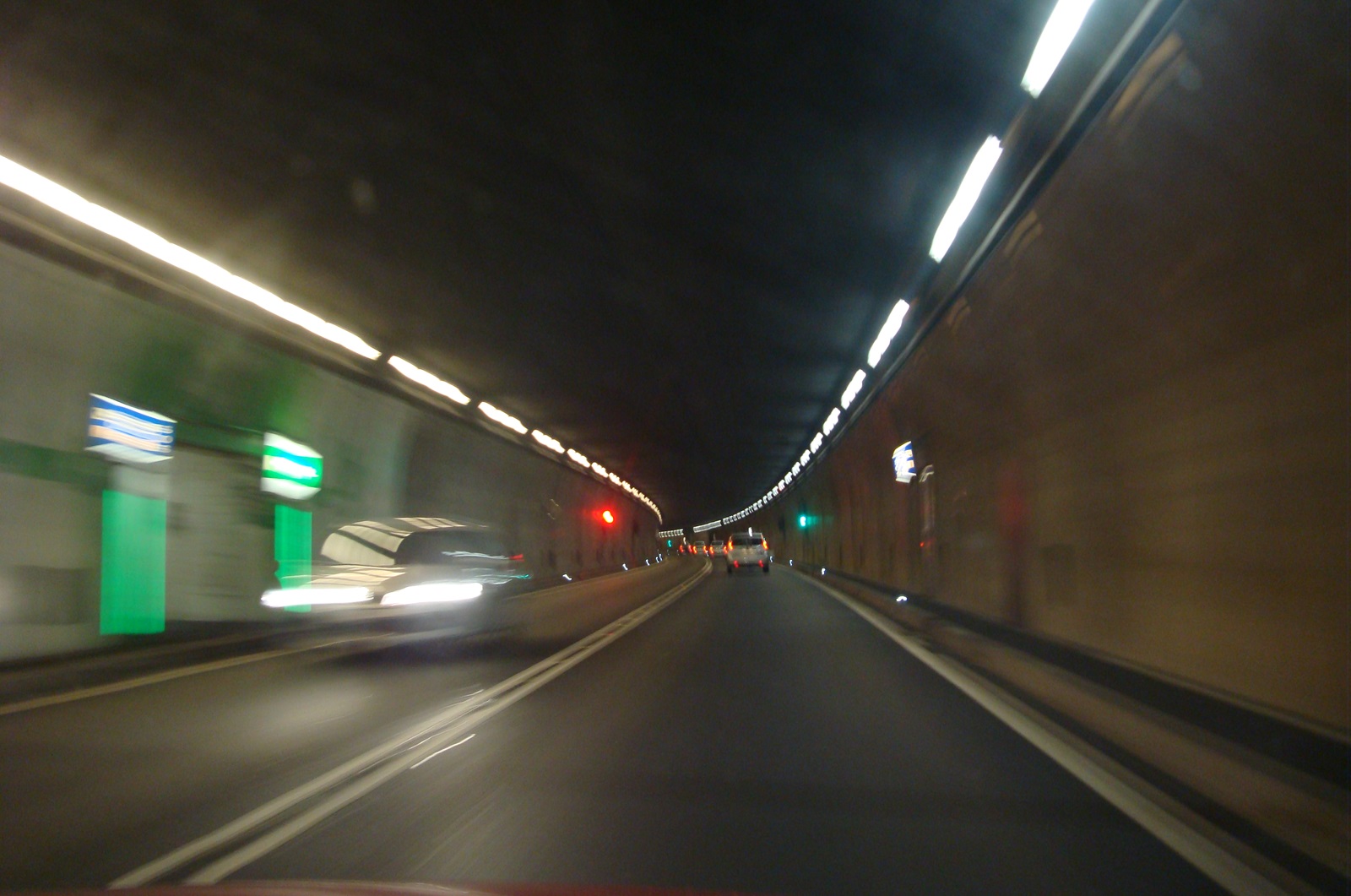  Gotthardtunnel, Zwitserland - 16,84 km
