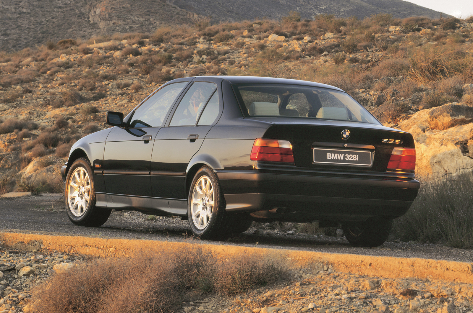 BMW 328i (E36) 