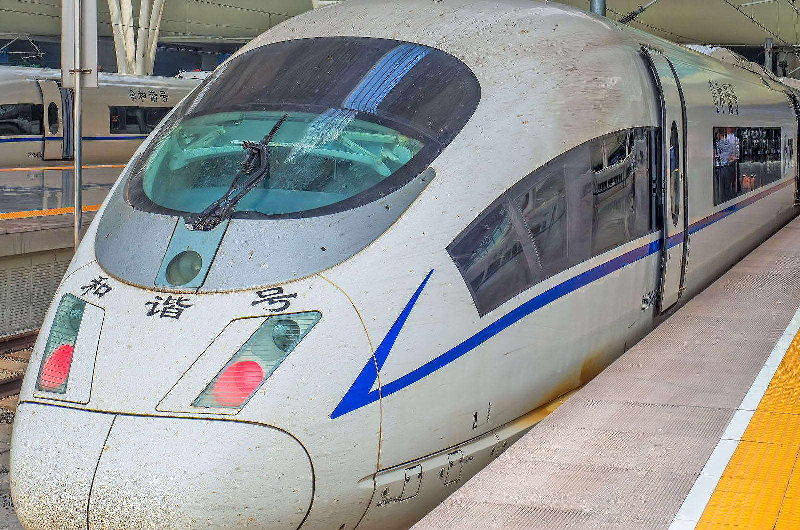 5.	China Railway CRH3 - 488 km/h