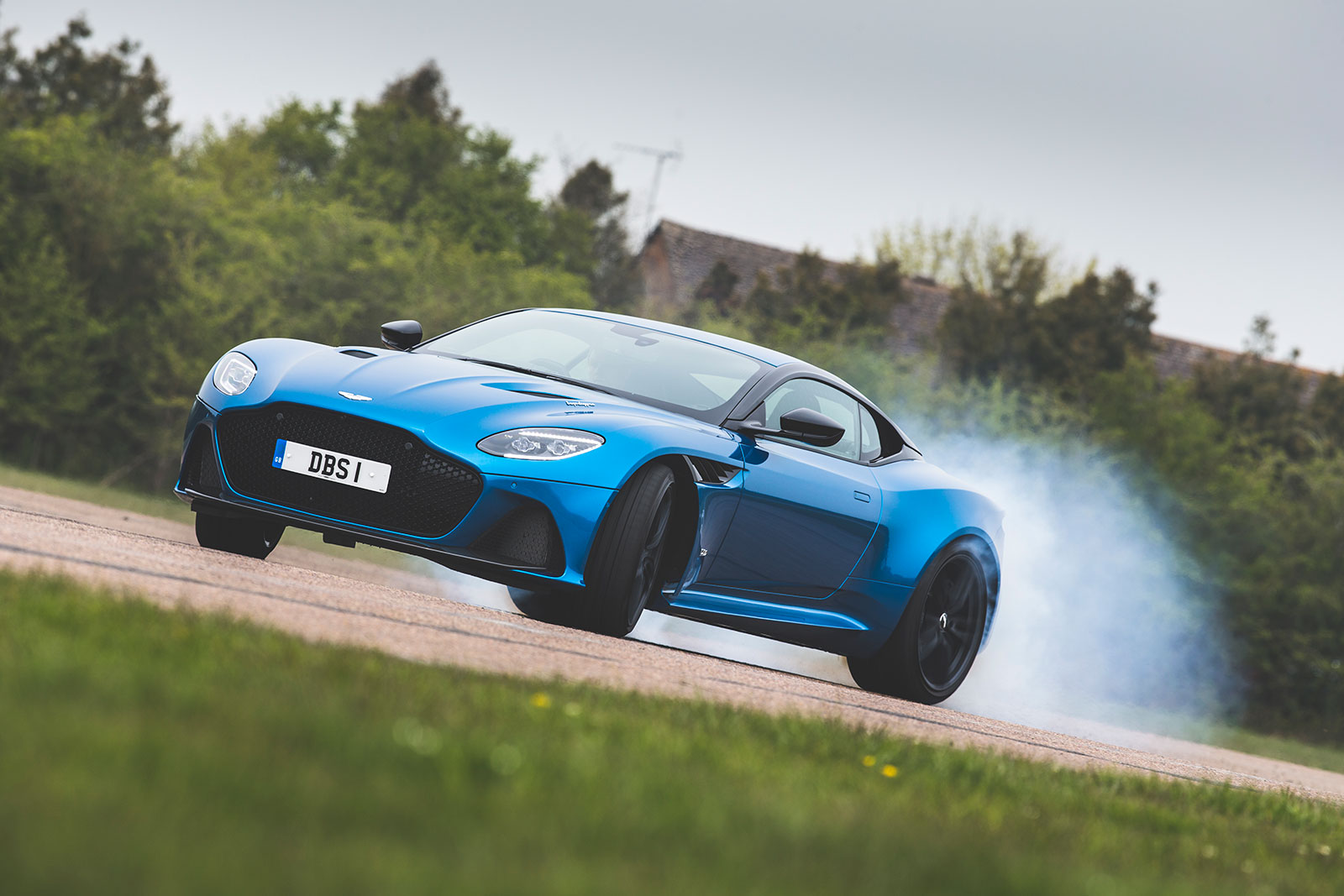 Aston Martin DBS 