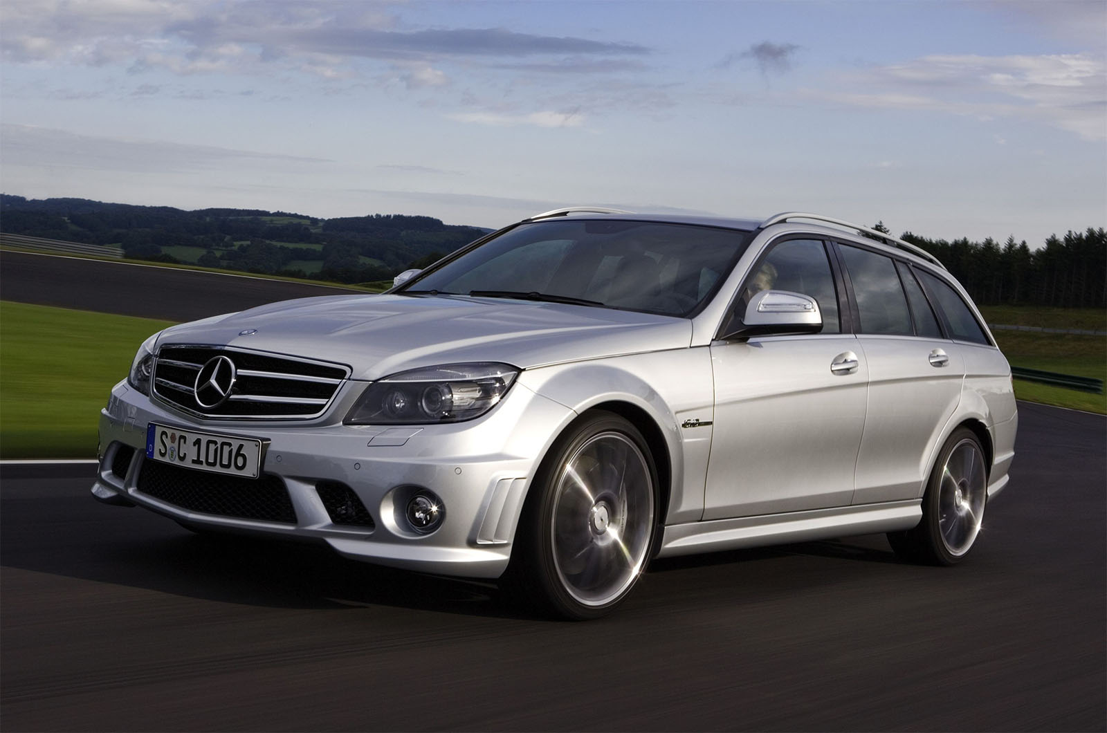 MERCEDES-BENZ C63 AMG 
