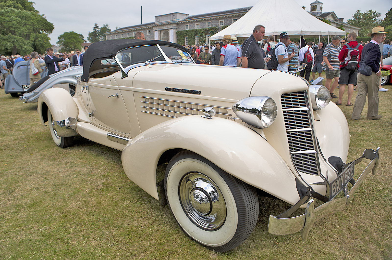 Indiana Jones &ndash; Auburn Boattail Speedster &ndash; FAKE