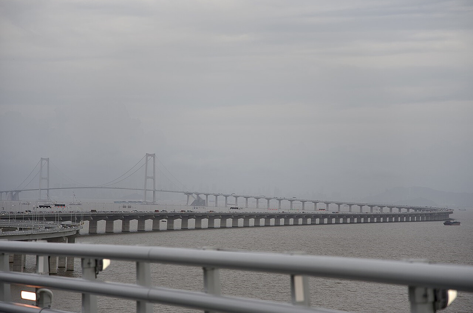  Shenzhen-Zhongshan-Br&uuml;cke, China &ndash; 1666 Meter