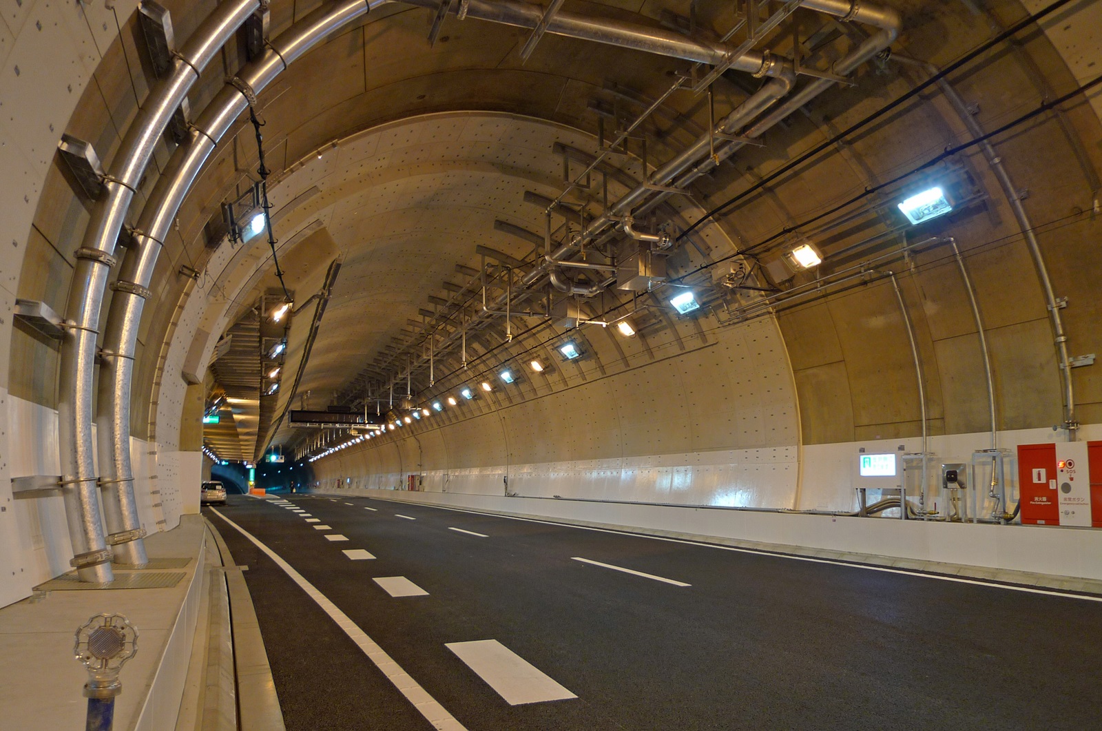 Yamate Tunnel, Japan - 18,20 km