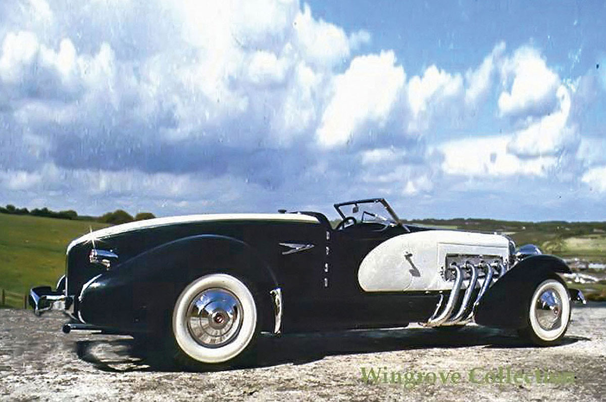  Boattail Roadster (1932) 