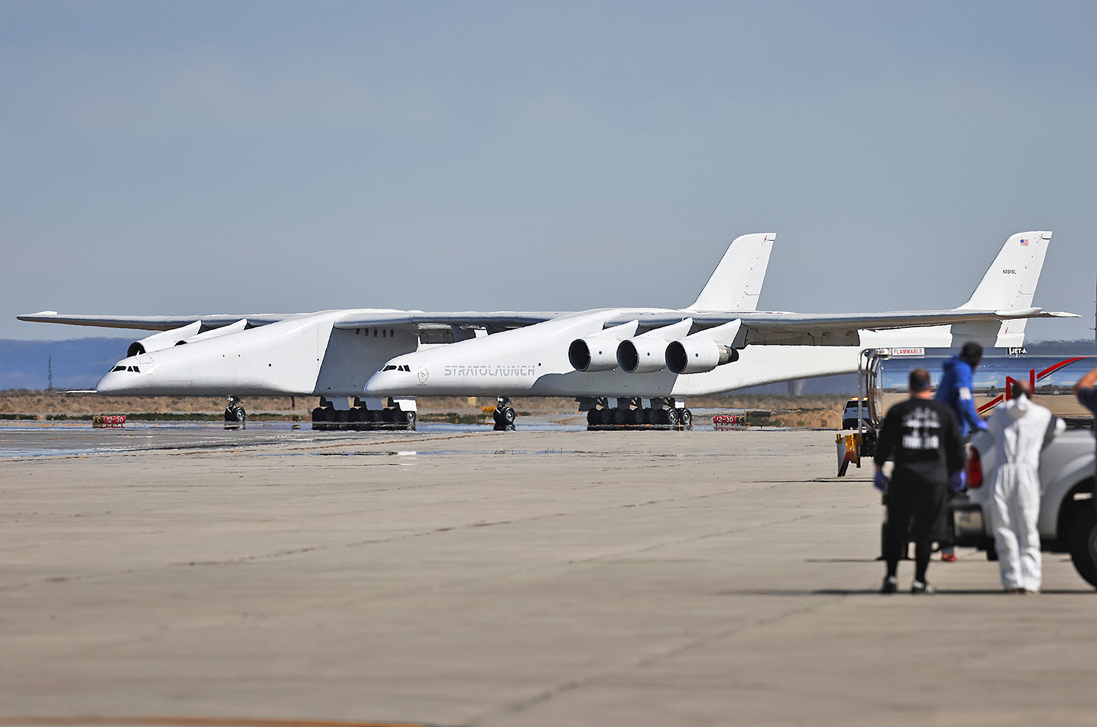 Scaled Composites Model 351 Stratolaunch/Roc