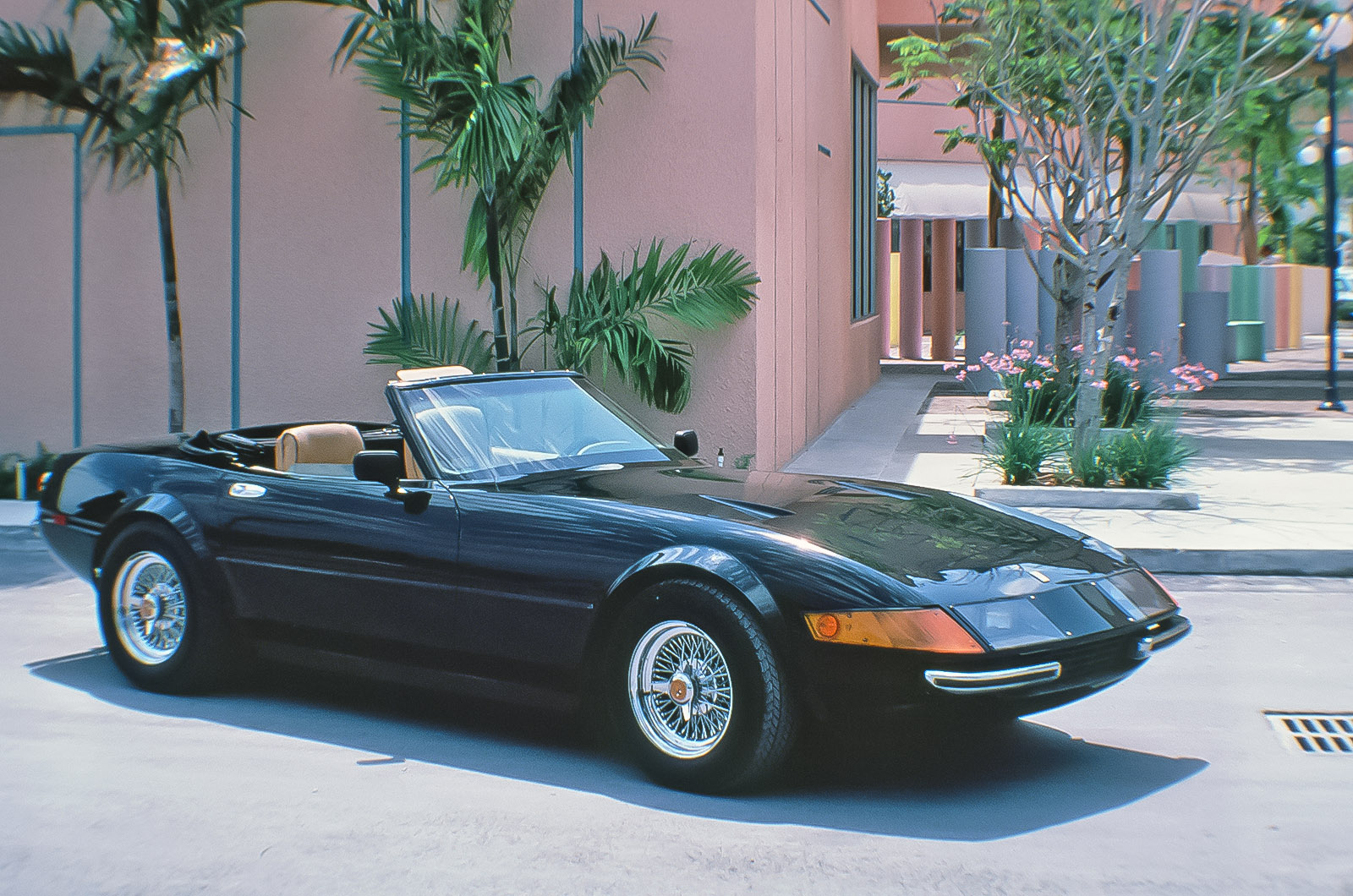 Miami Vice &ndash; Ferrari 365 GTS/4 - FAKE