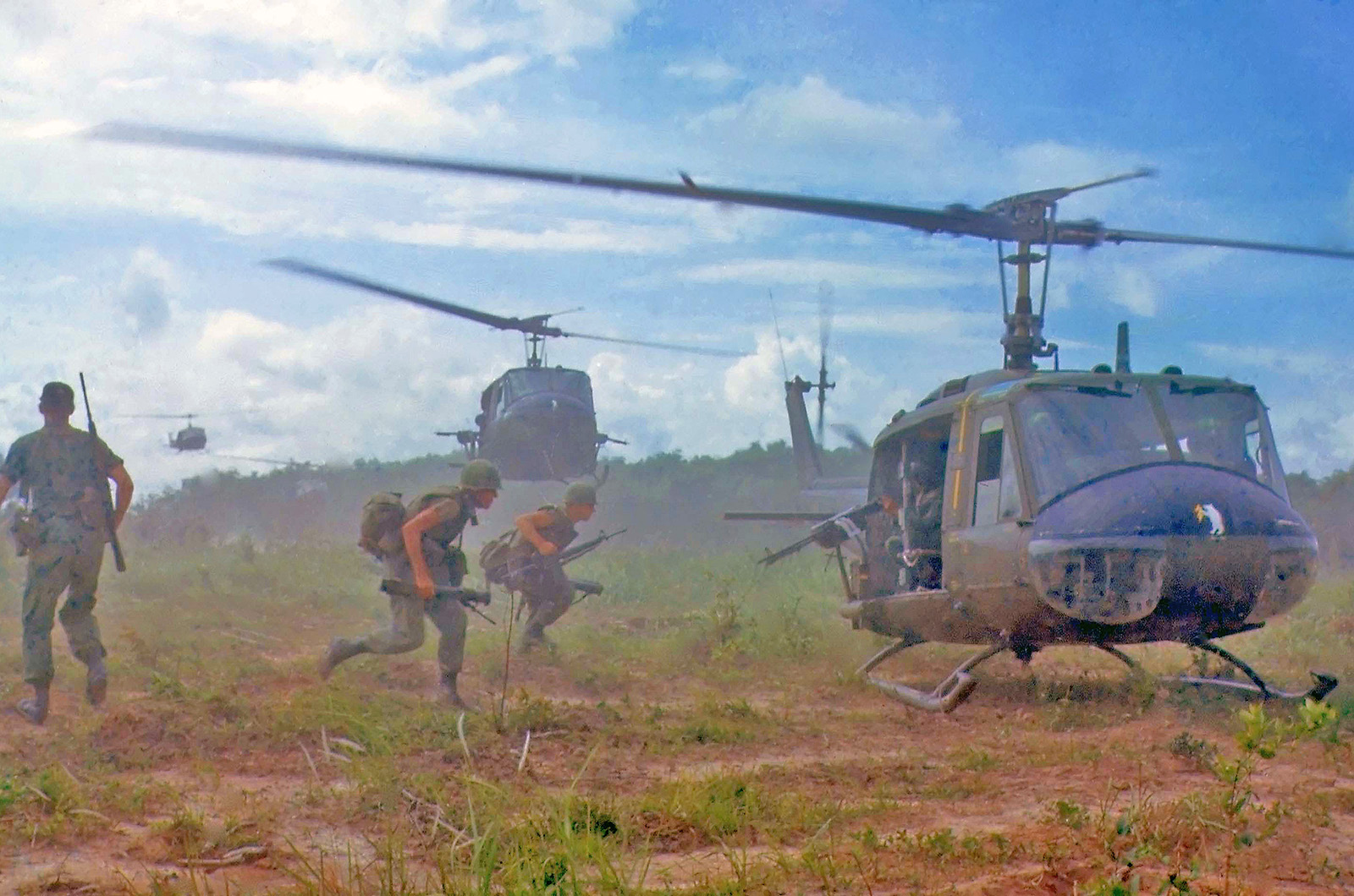  Bell UH-1 Iroquois (&laquo;Huey&raquo;)