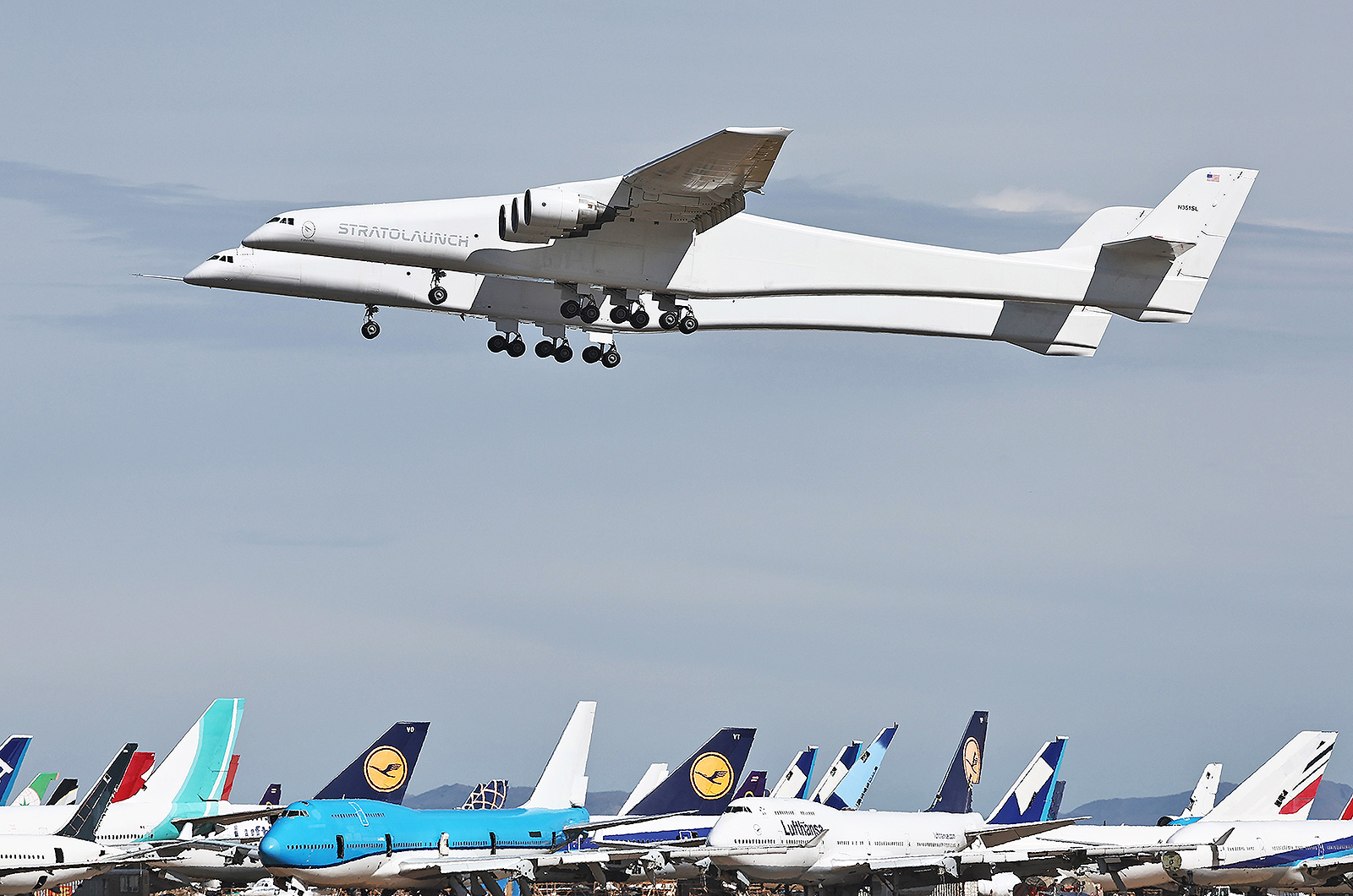  Scaled Composites Model 351 Stratolaunch/Roc