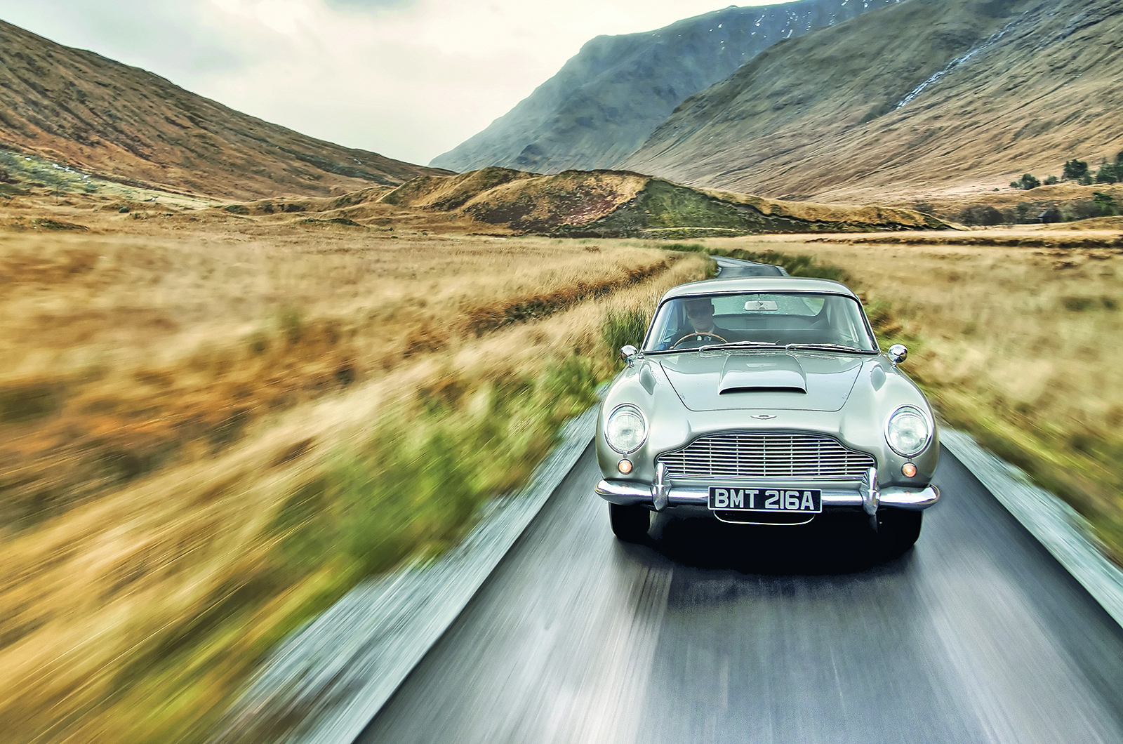 جيمس بوند Skyfall – أستون مارتن DB5 – مزيف وحقيقي