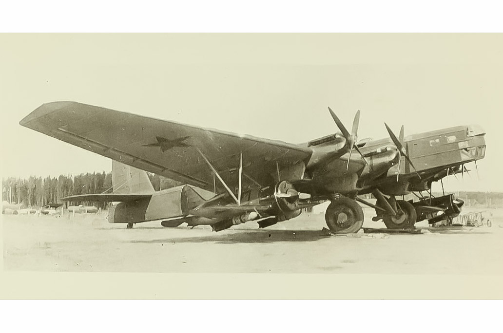 TB-3 und I-16 „Zveno”