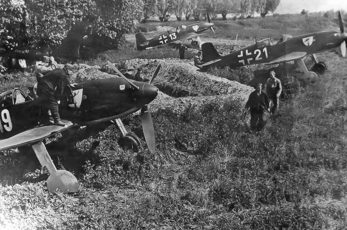  Heinkel He 100