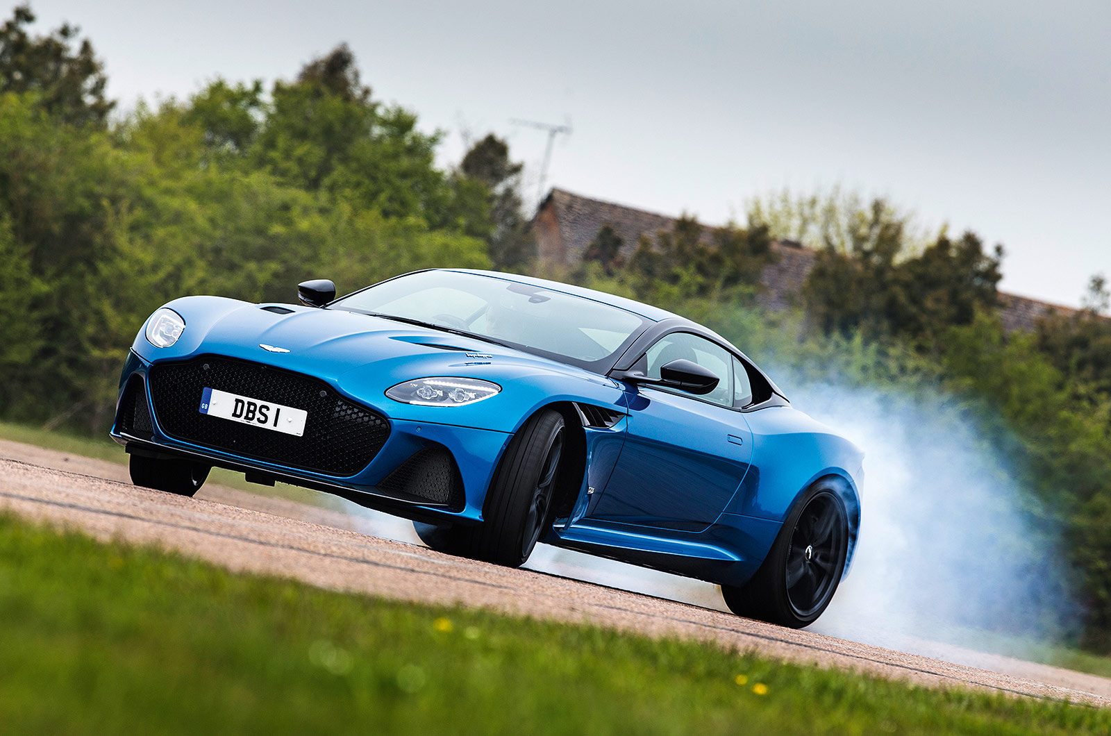  Aston Martin DBS Superleggera