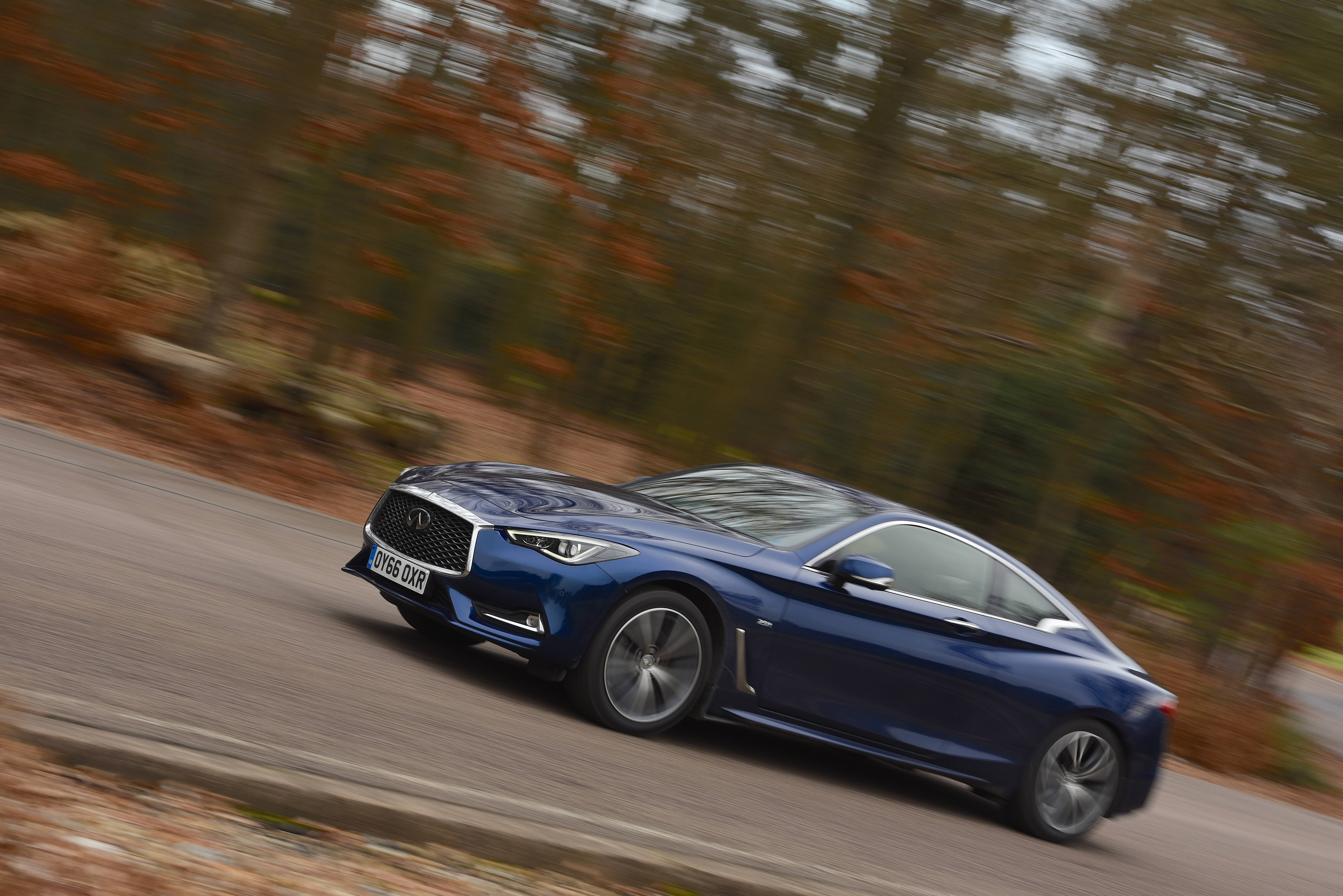  Q60 (2016)