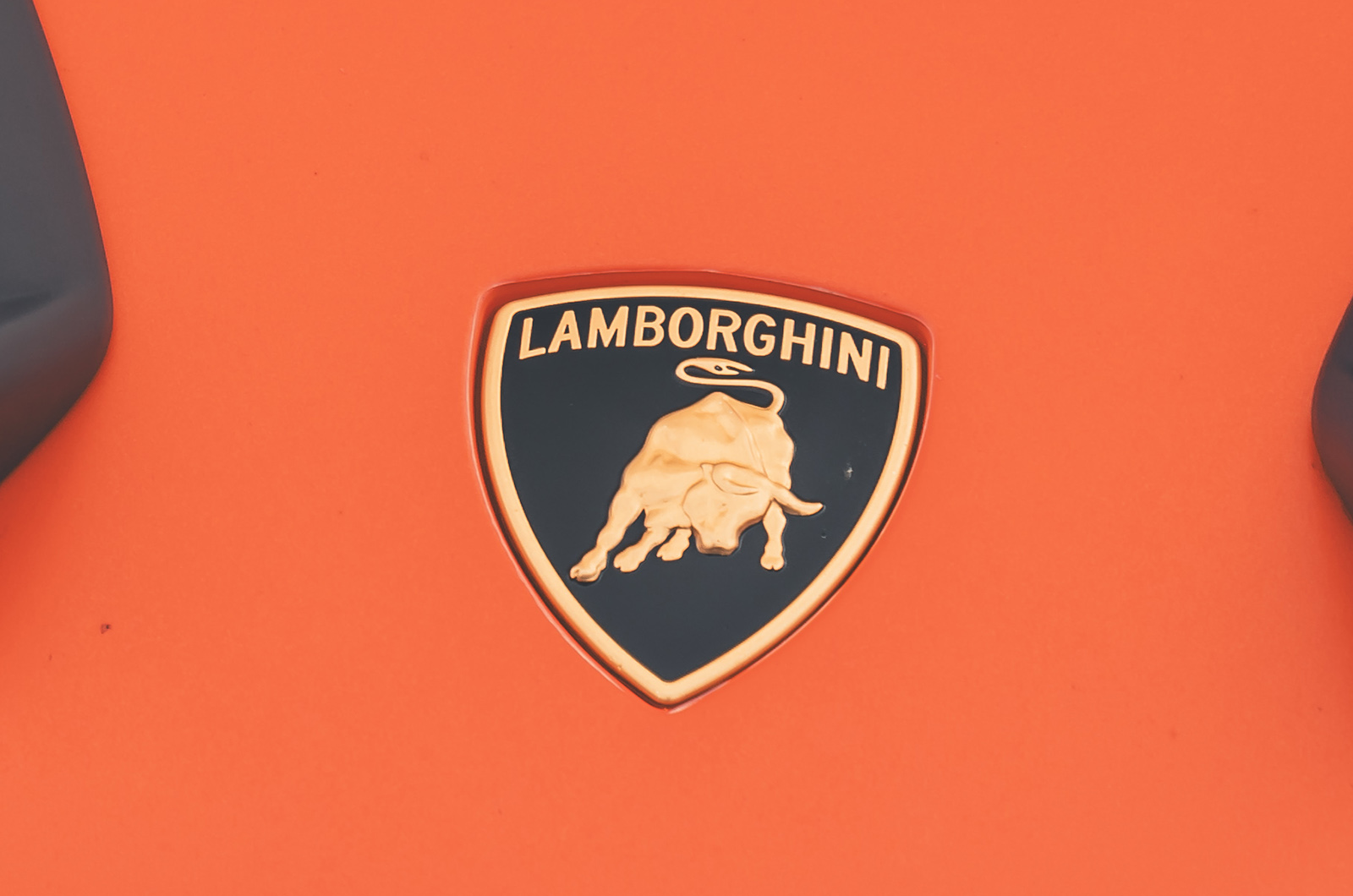 LAMBORGHINI