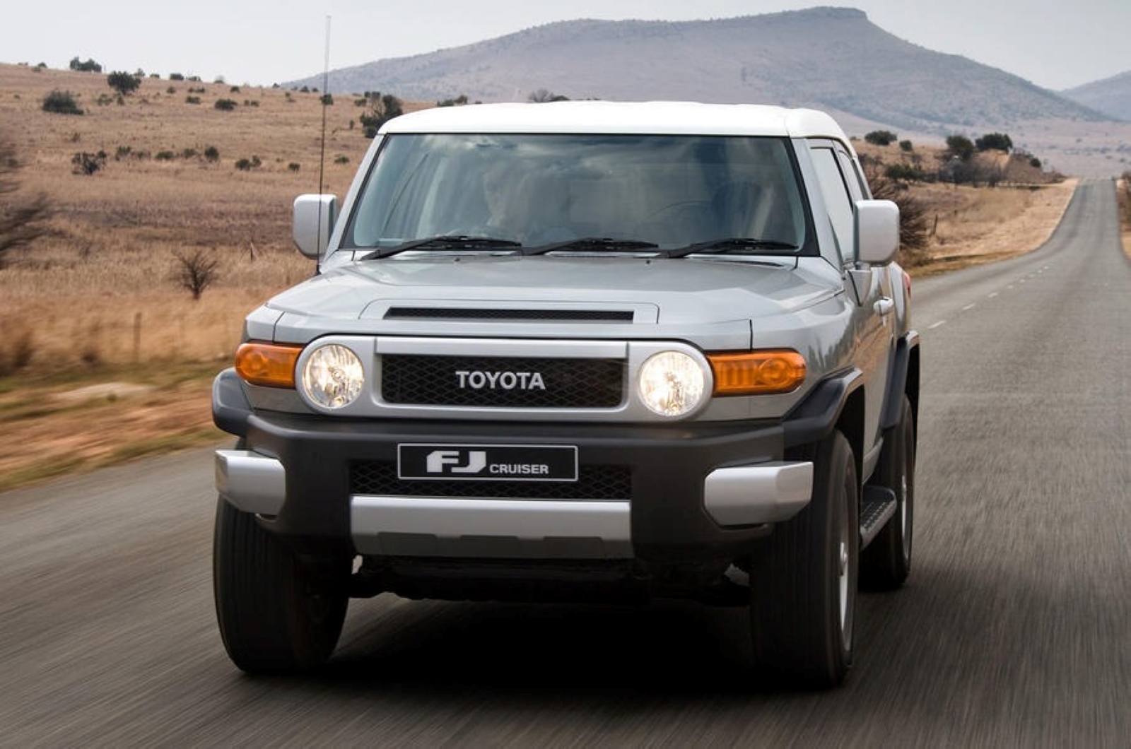 TOYOTA FJ CRUISER
