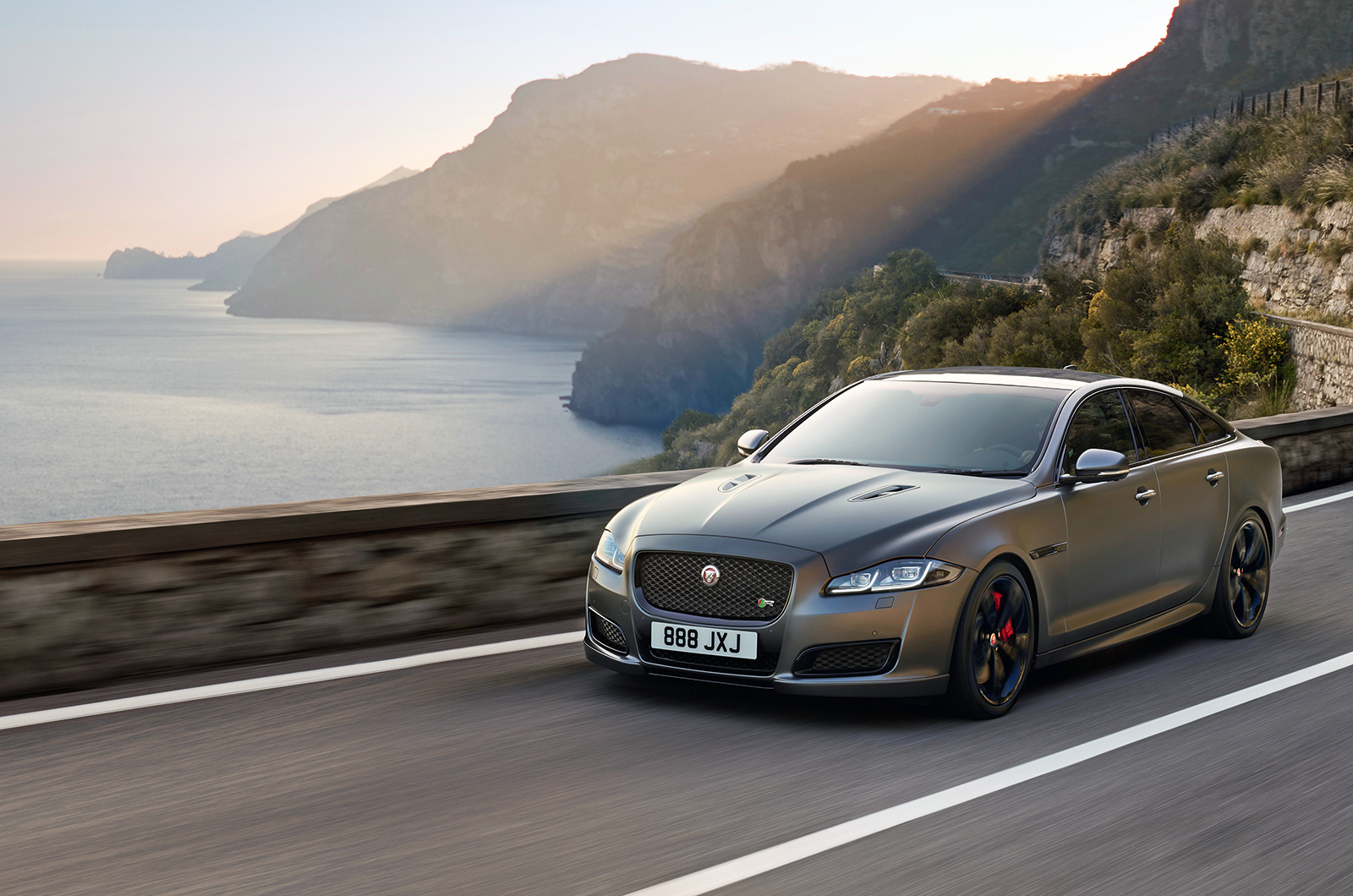 Jaguar XJR575 (2017-18)