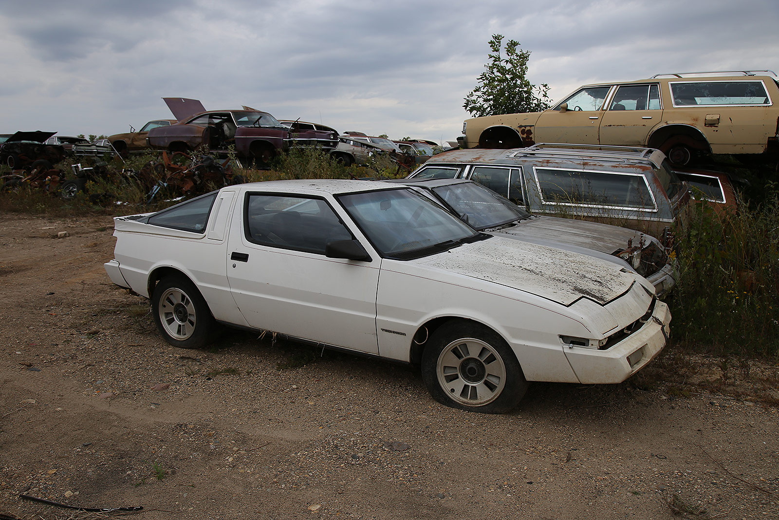 DODGE CONQUEST - 1985