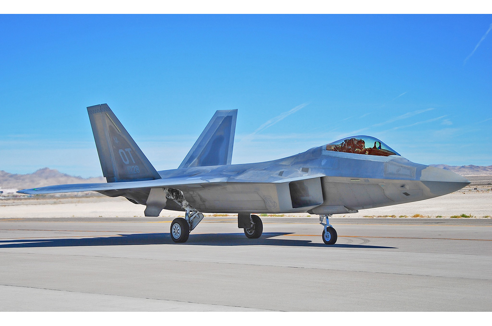  Lockheed Martin F-22 Raptor 