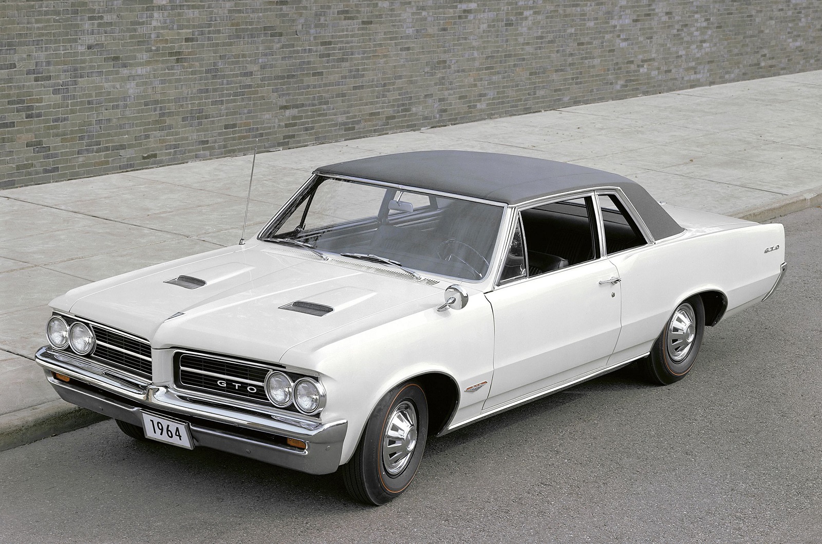 Pontiac Tempest LeMans GTO (1964) 