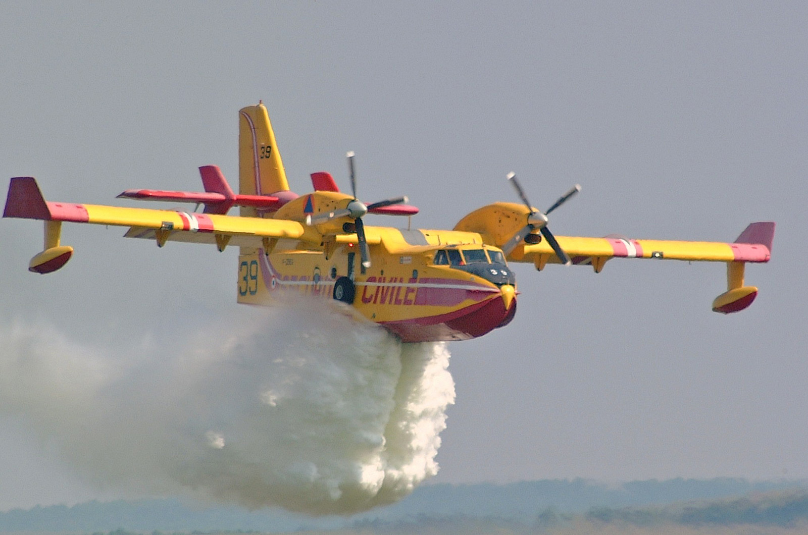  Canadair CL-215 (& 415) 