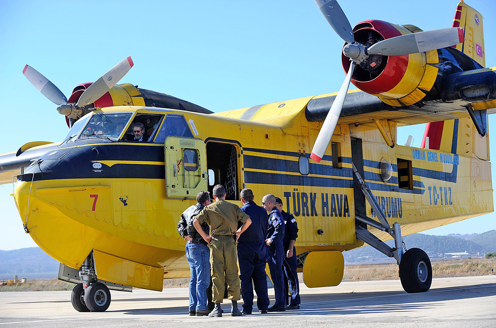  Canadair CL-215 (& 415)