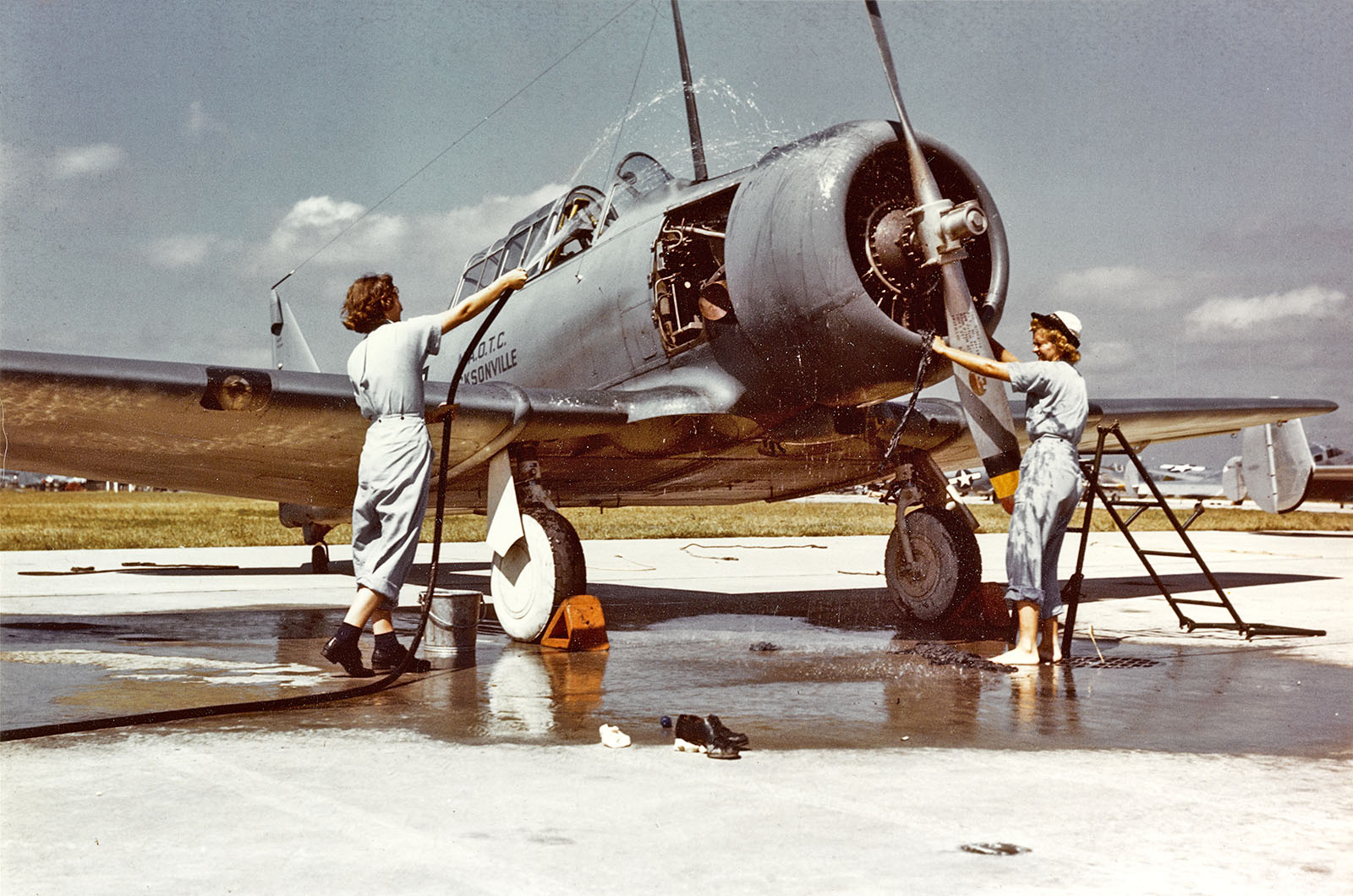  North American T-6 Texan/ Harvard