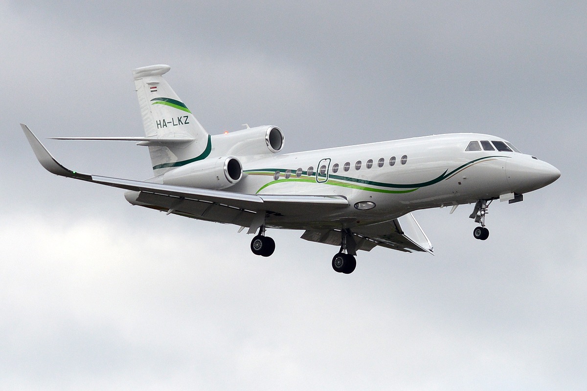  Dassault Falcon 900